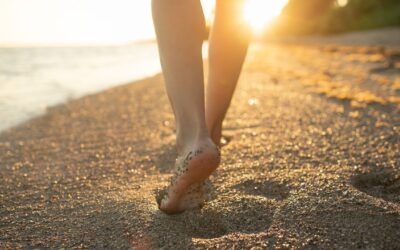 Más allá del sol y la playa: cómo cuidar tus articulaciones en verano